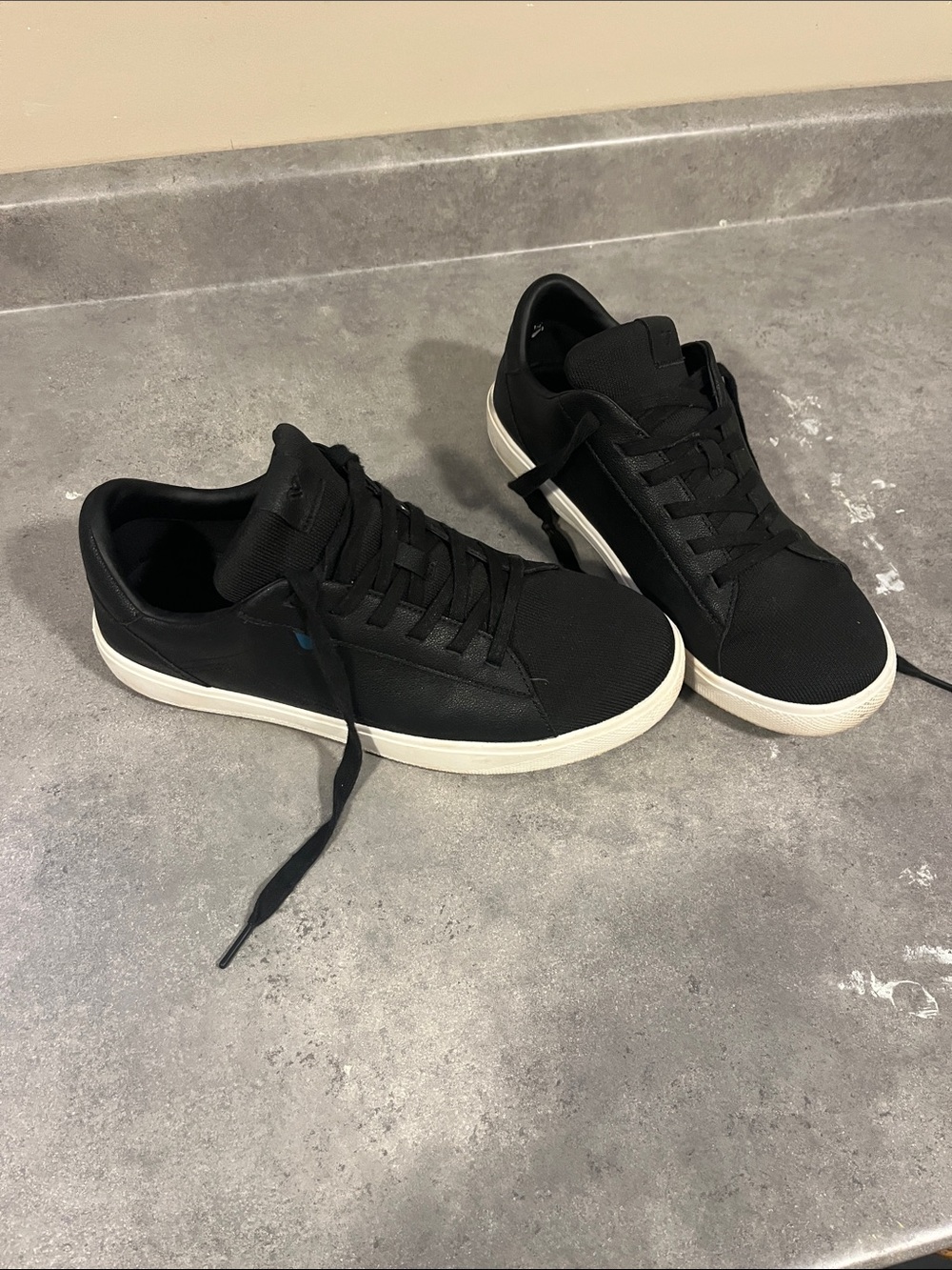 Women’s Vessi SoHo Black Low-Top Lace-Up Sneakers with White Sole- Size 9